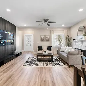 Holiday home Brand New Cozy Modern W/hot Tub+movieroom 7 Min From Uptown, Charlotte